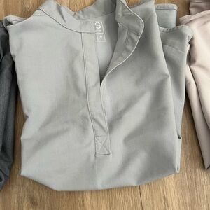 FIGS RAFAELA OVERSIZED SCRUB TOP HEATHER GREY SIZE M